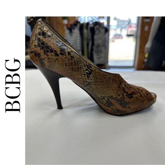 🛍️3/$40 BCBG Open Toe Platform Heel Shoe Snakeskin Brown Leather Upper Size 6.5 - Picture 8 of 9